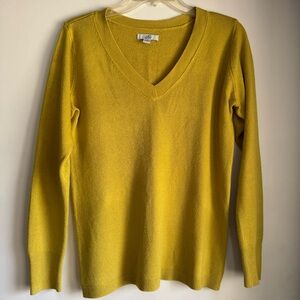 Croft and Barrow Yellow V-Neck Sweater